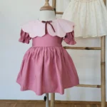 Puder roze haljinica sa raskošnom kragnom - Slika 3